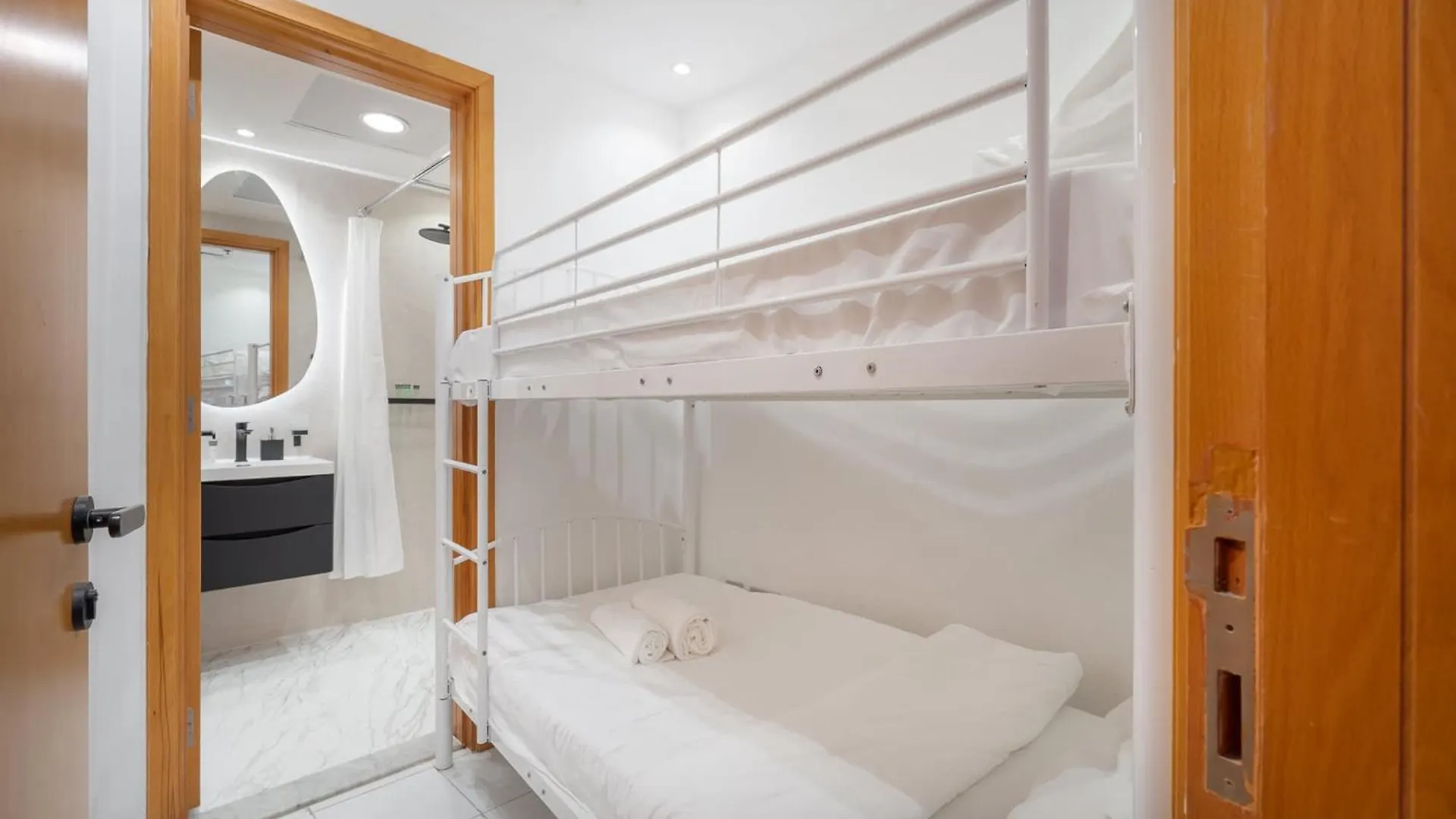 Cozy 3Br Apartment With City View In Dubai Marina!