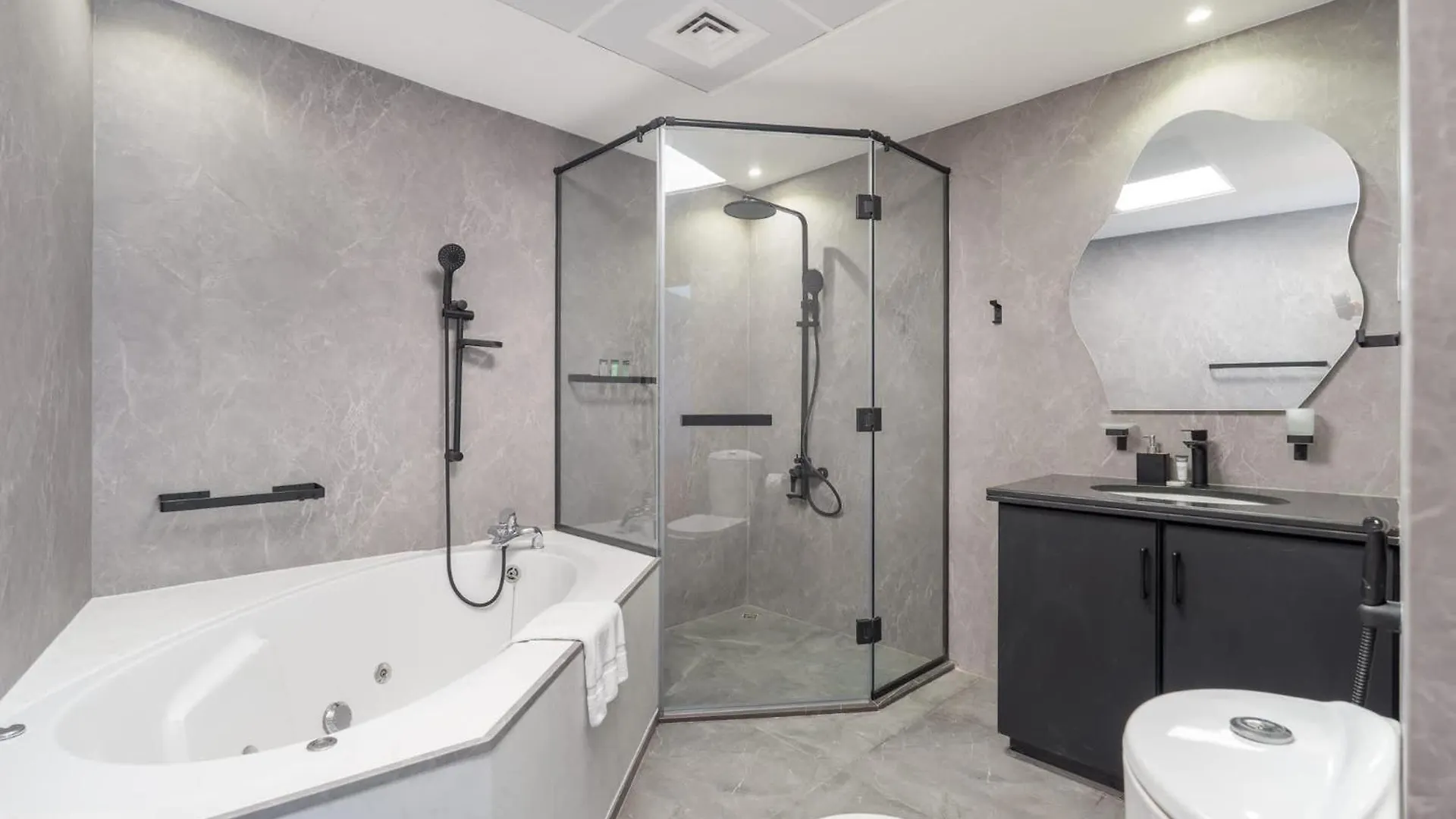 Cozy 3Br Apartment With City View In Dubai Marina! United Arab Emirates