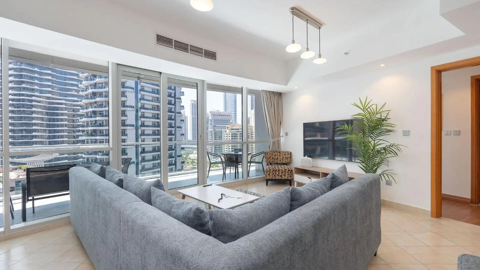 Cozy 3Br Apartment With City View In Dubai Marina! 0*,