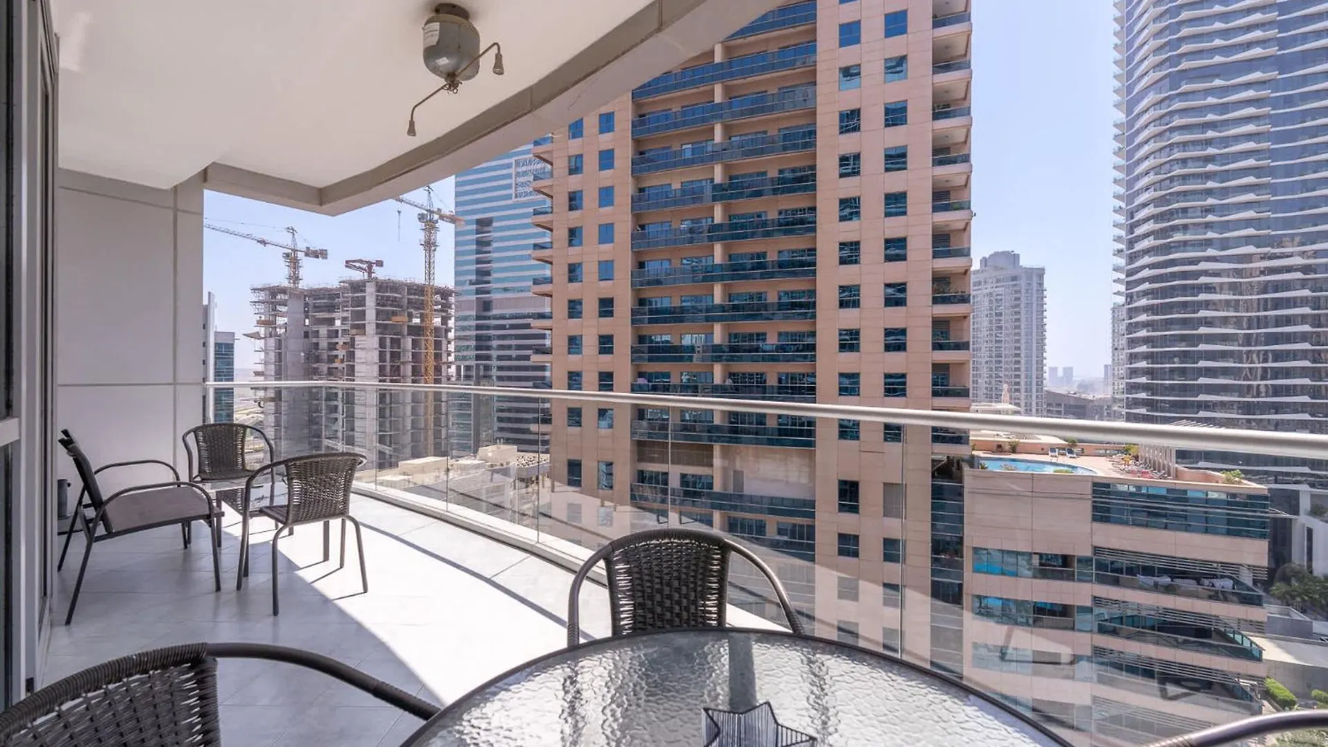 Cozy 3Br Apartment With City View In Dubai Marina!