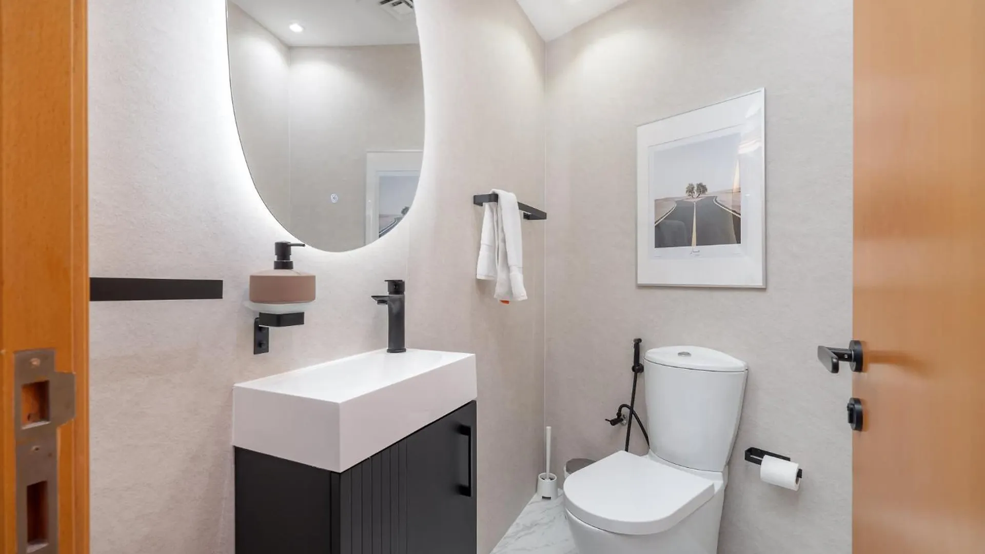 Cozy 3Br Apartment With City View In Dubai Marina! 0*,  United Arab Emirates