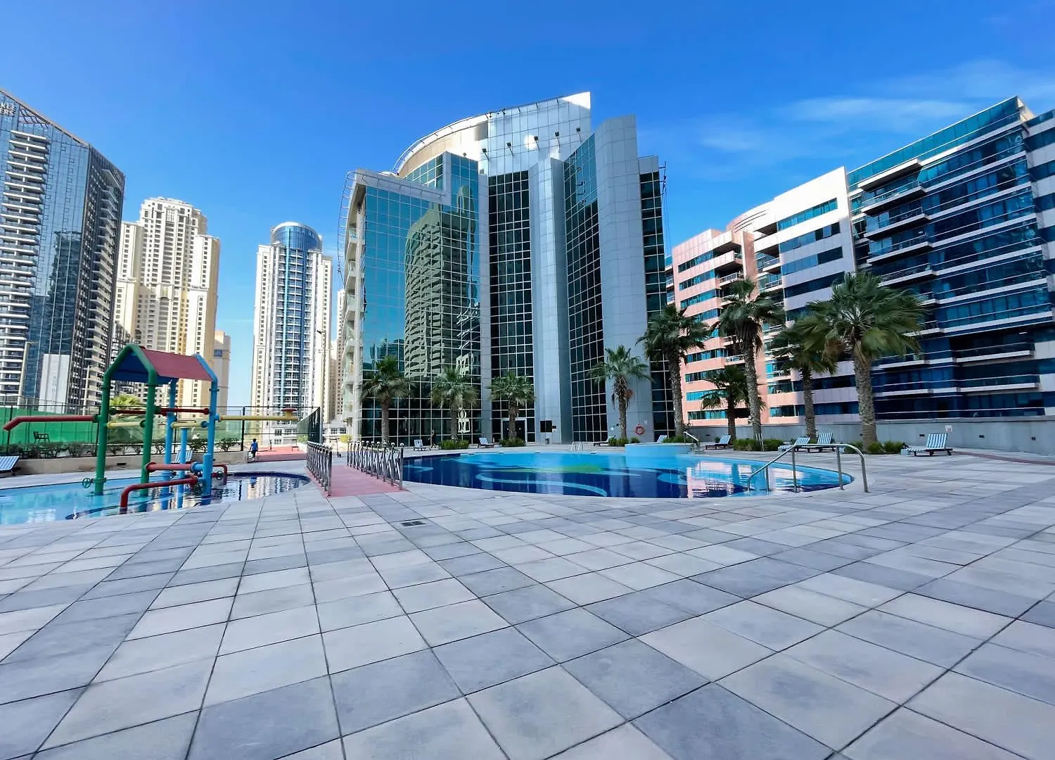 Cozy 3Br Apartment With City View In Dubai Marina!